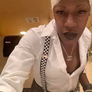 Meet your Posher, Yolanda